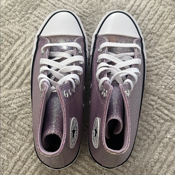 Women/GS Converse CTAS High Top Altitude Lilac Sneakers - Picture 2 of 6